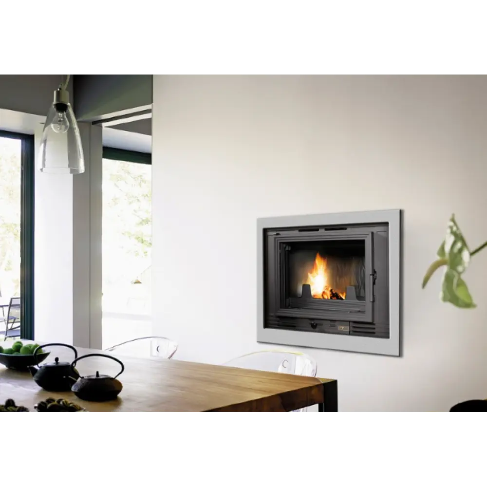 Каминная топка UNIFLAM 700 ECO с шибером чугунная